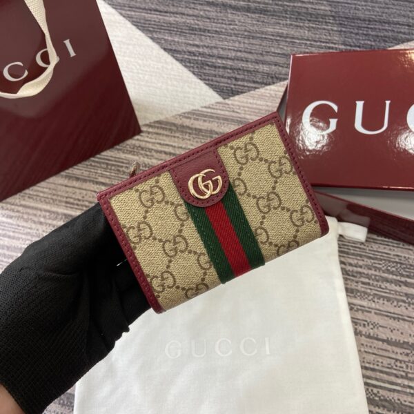 Gucci 838468 01