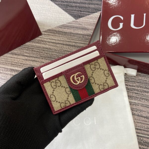 Gucci 838486 01
