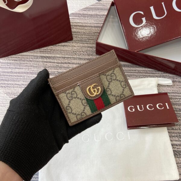 Gucci 838486 02