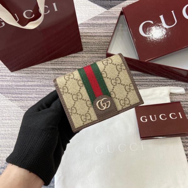 Gucci 838487 01