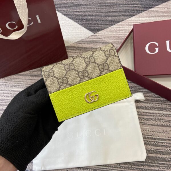 Gucci 841358。
