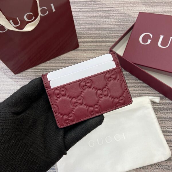 Gucci 847204 01