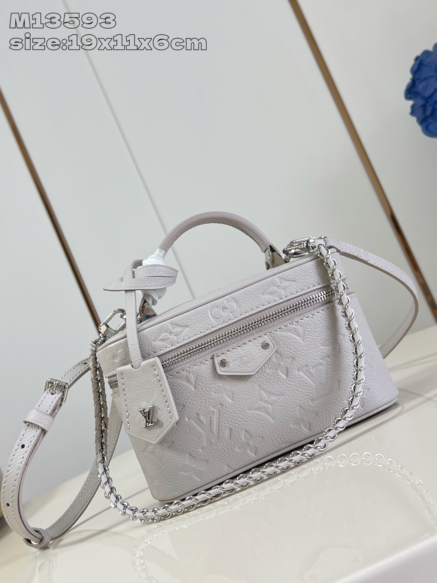 LV M13593紫压花