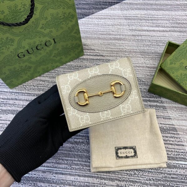 Gucci 621887 07