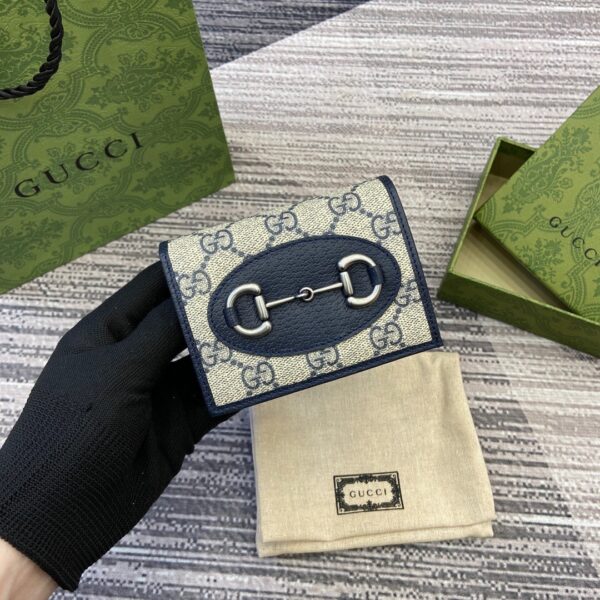 Gucci 621887 09