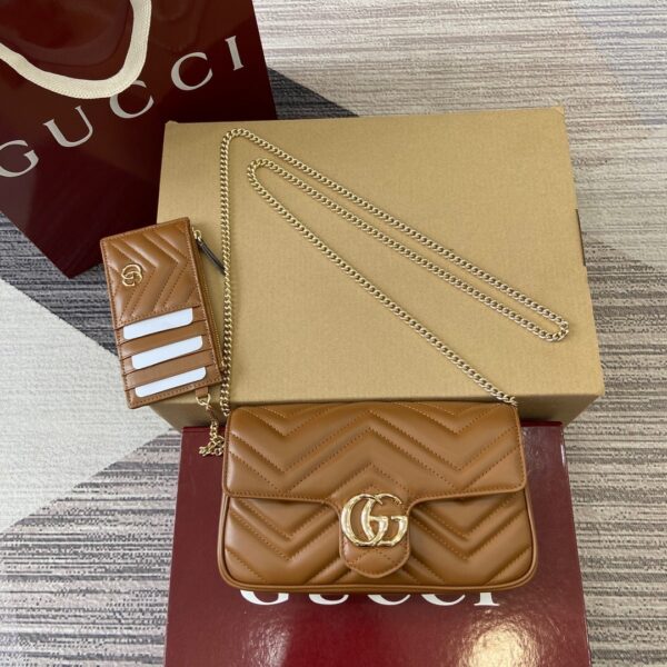 Gucci 751526