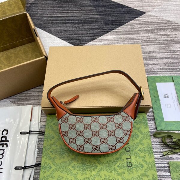 Gucci 783124