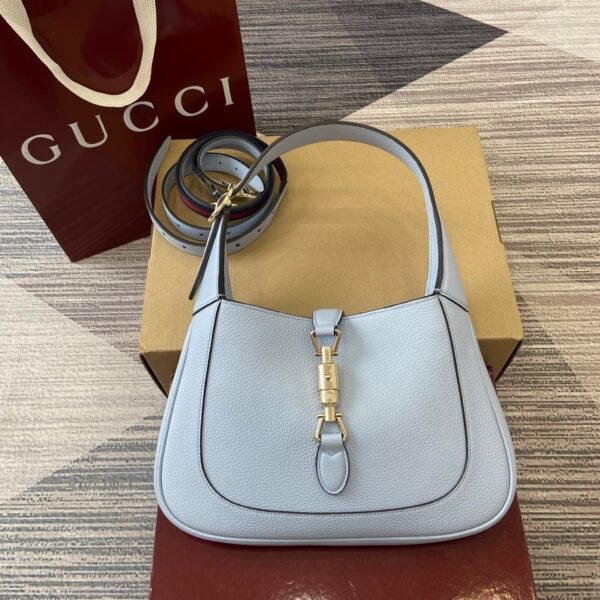 Gucci 810232