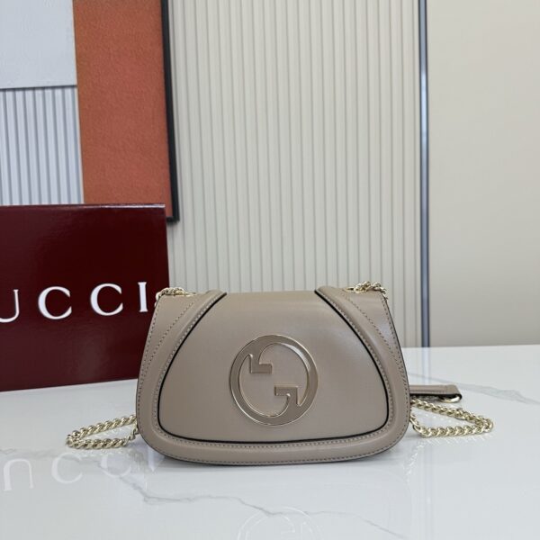 Gucci 815711