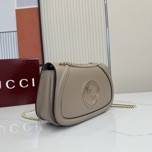 Gucci 815715
