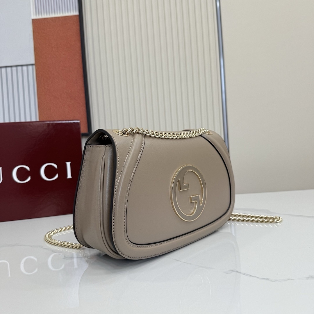 Gucci 815715