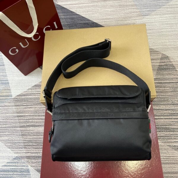 Gucci 816820