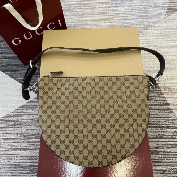 Gucci 817420