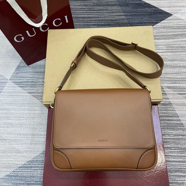 Gucci 821154