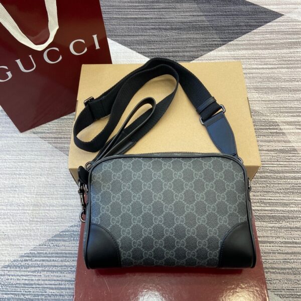Gucci 821155