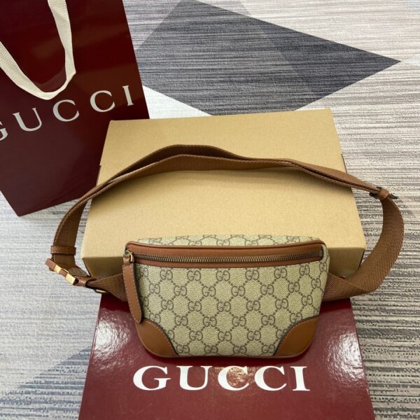 Gucci 821165
