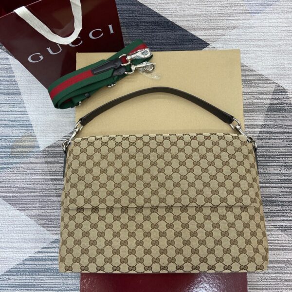 Gucci 821616