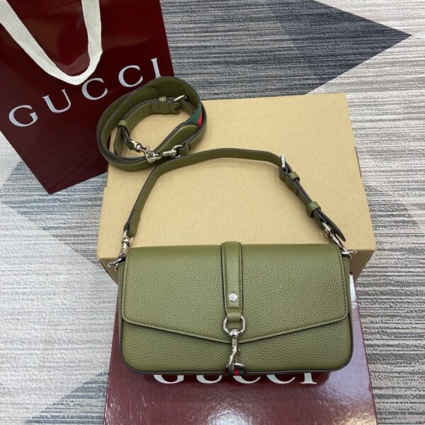 Gucci 821623_10