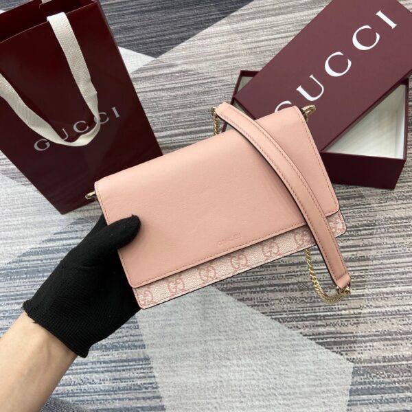 Gucci 826720