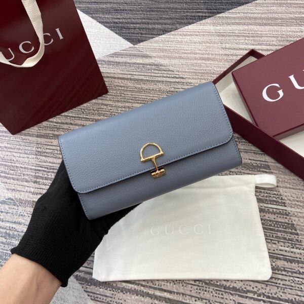 Gucci 828147