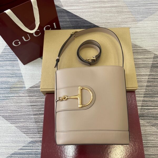 Gucci 833660