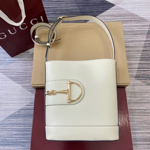 Gucci 833660_4