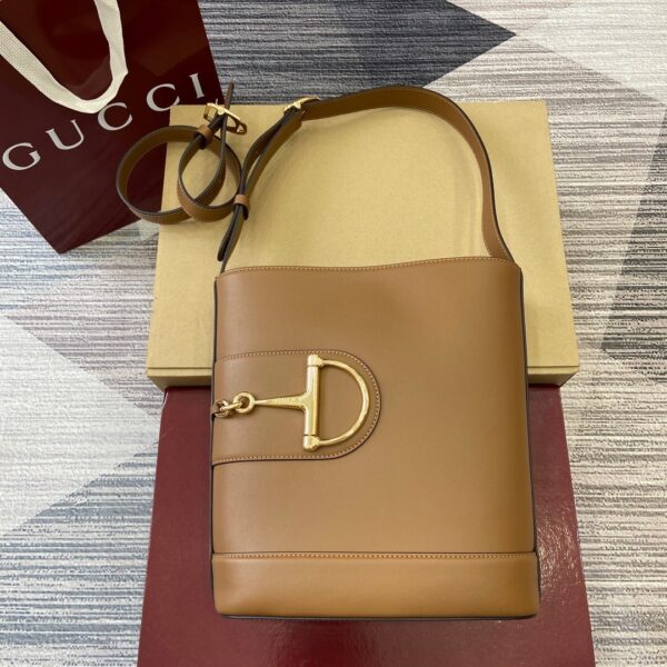 Gucci 833660_5