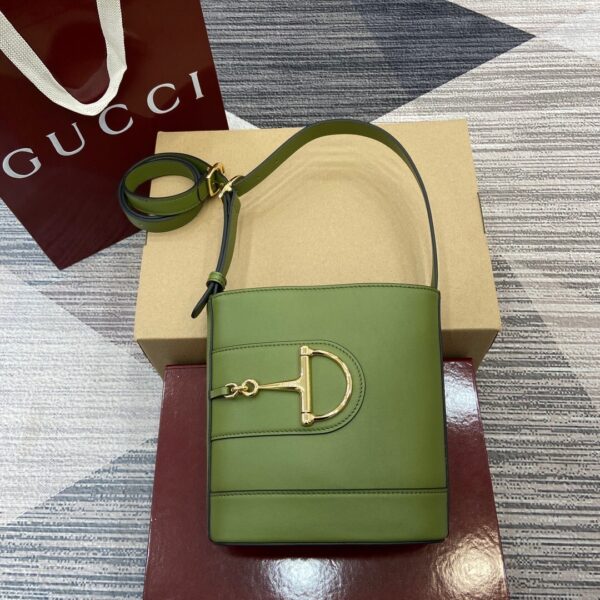 Gucci 833665_7