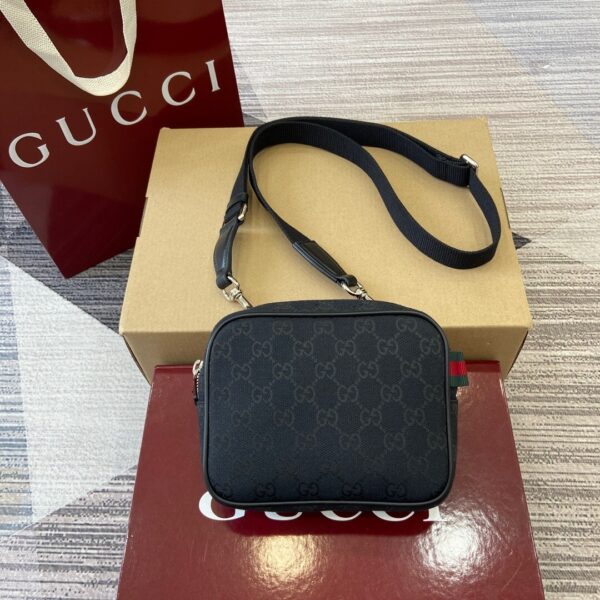 Gucci 834268