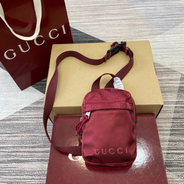 Gucci 834274