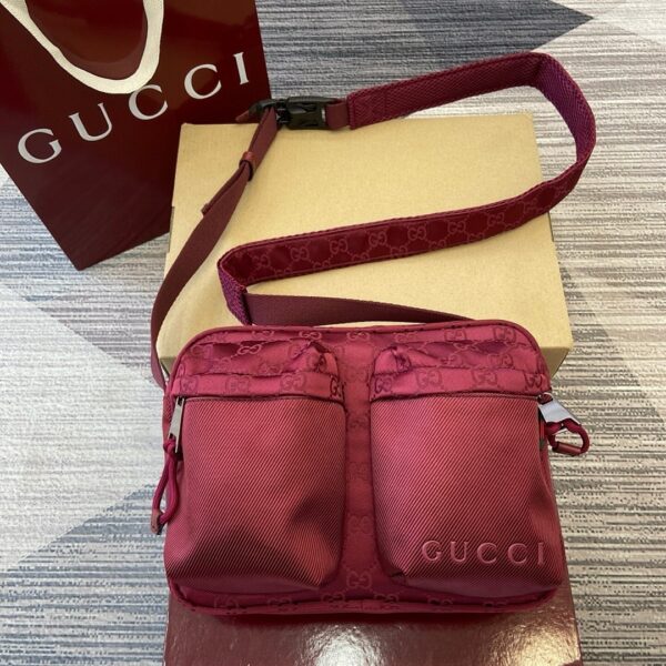 Gucci 834475