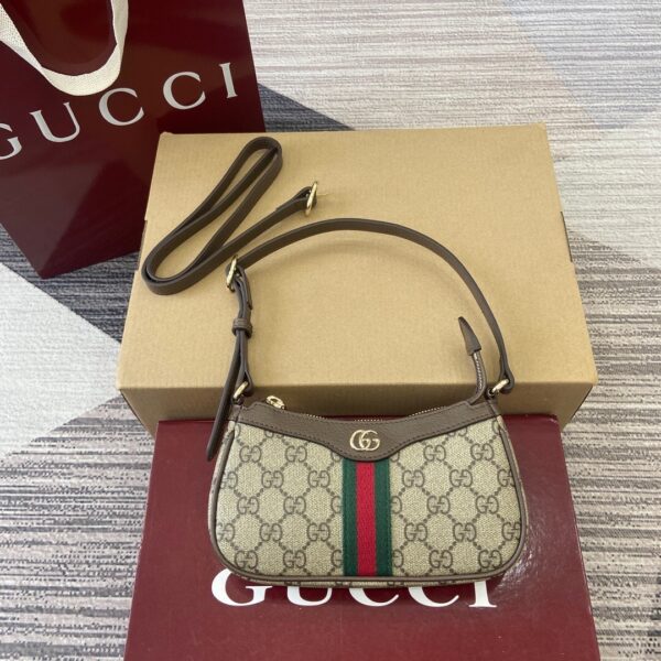 Gucci 838465