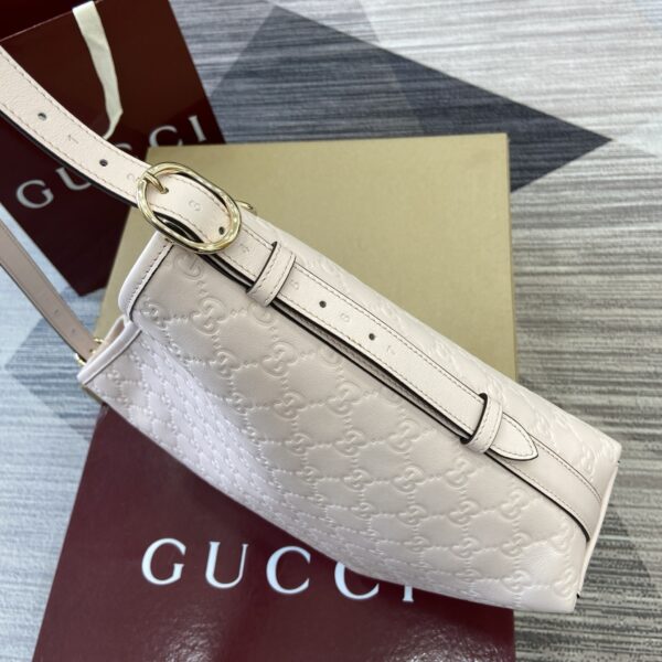 Gucci 848881