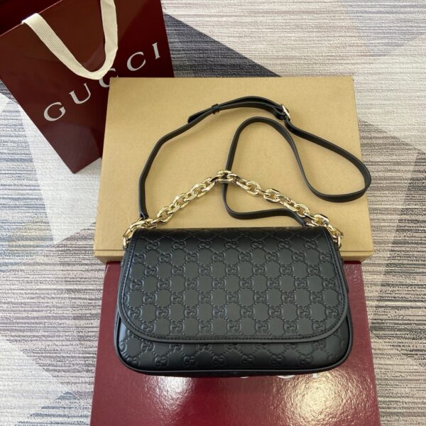 Gucci 848882
