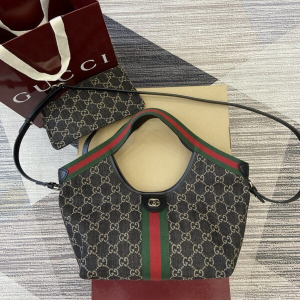 Gucci 860845