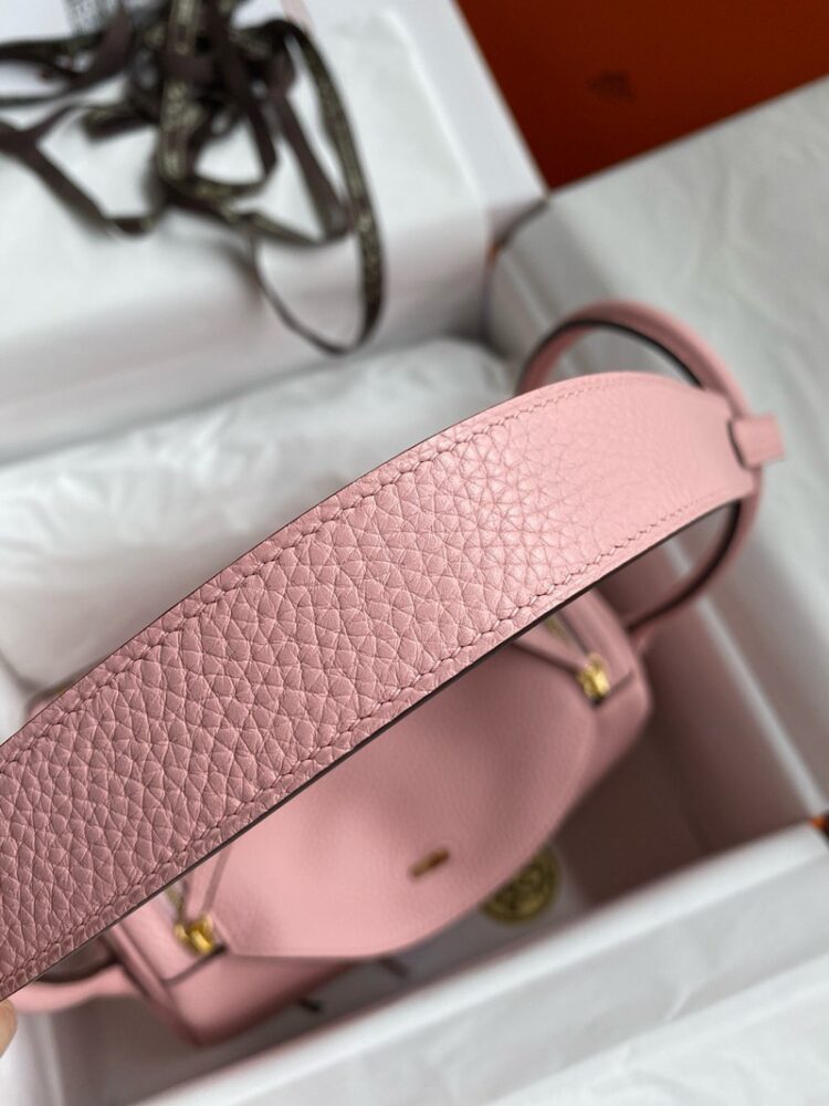 Hermes Lindy 26cm Bag Original Taurillon Clemence Leather