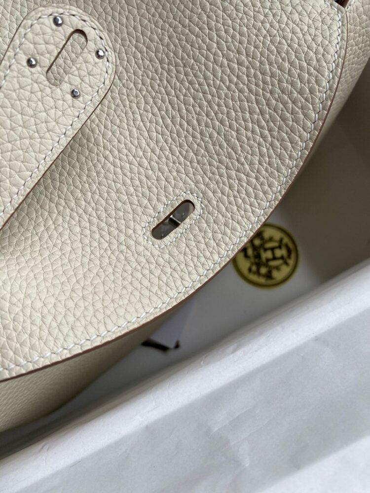 Hermes Lindy 26cm Bag Original Taurillon Clemence Leather