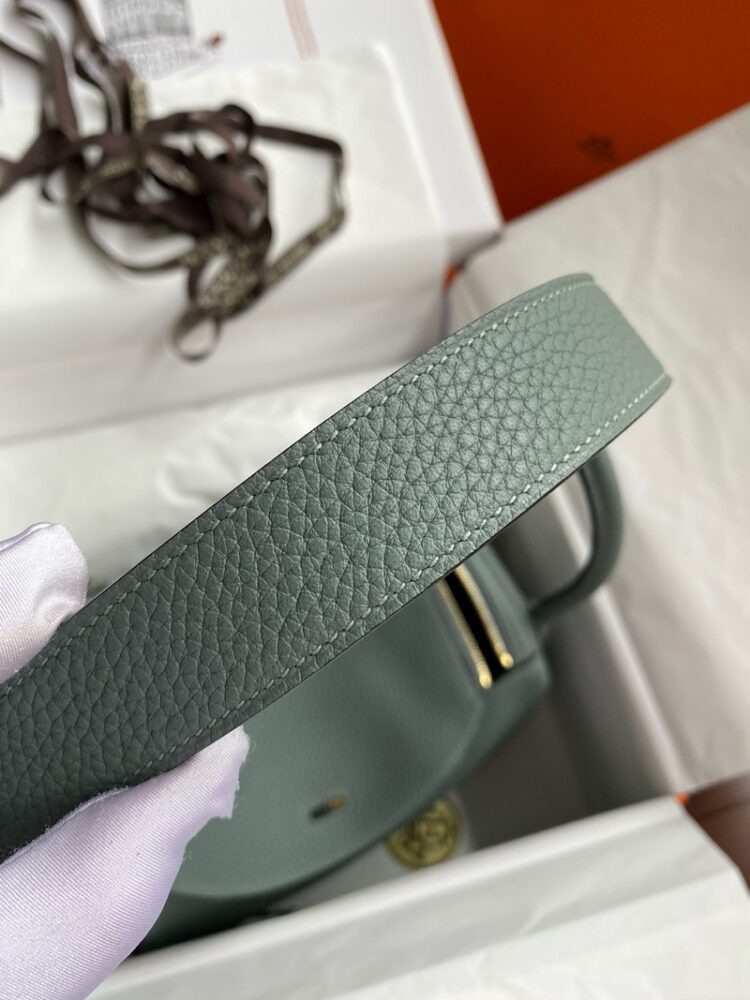 Hermes Lindy 26cm Bag Original Taurillon Clemence Leather