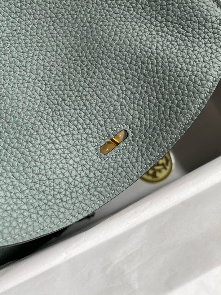 Hermes Lindy 26cm Bag Original Taurillon Clemence Leather