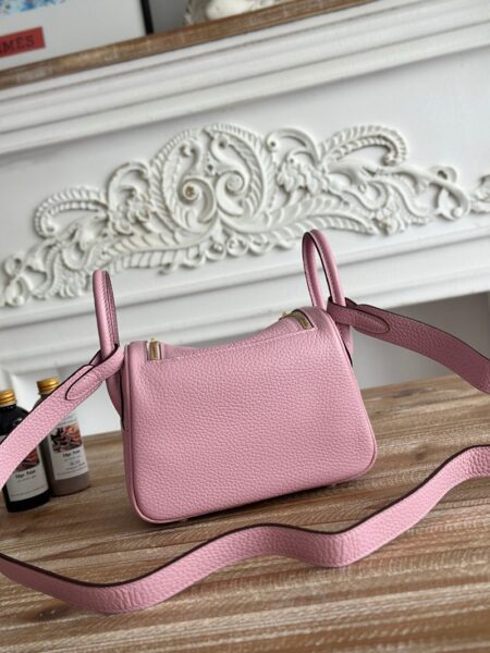 Hermes Lindy Mini 19cm Bag Taurillon Clemence Leather