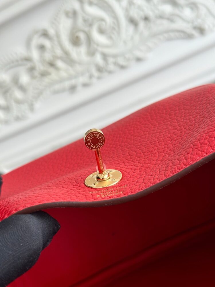 Hermes Lindy Mini 19cm Bag Taurillon Clemence Leather