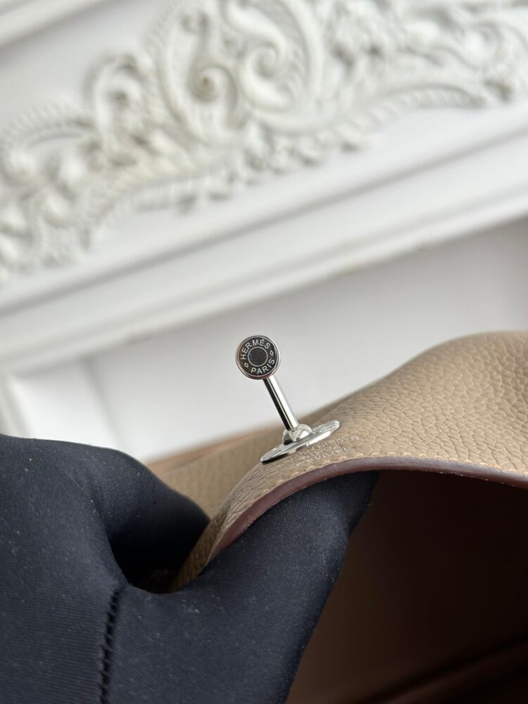 Hermes Lindy Mini 19cm Bag Taurillon Clemence Leather