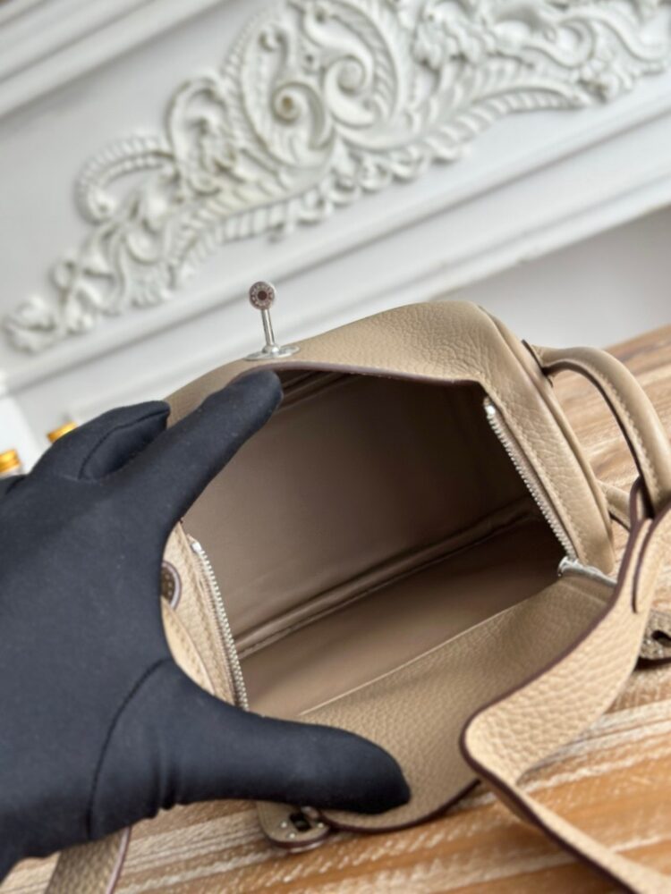 Hermes Lindy Mini 19cm Bag Taurillon Clemence Leather