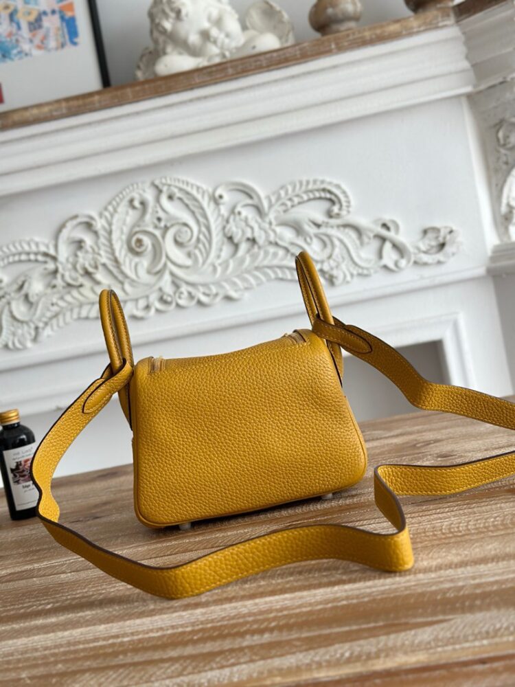 Hermes Lindy Mini 19cm Bag Taurillon Clemence Leather