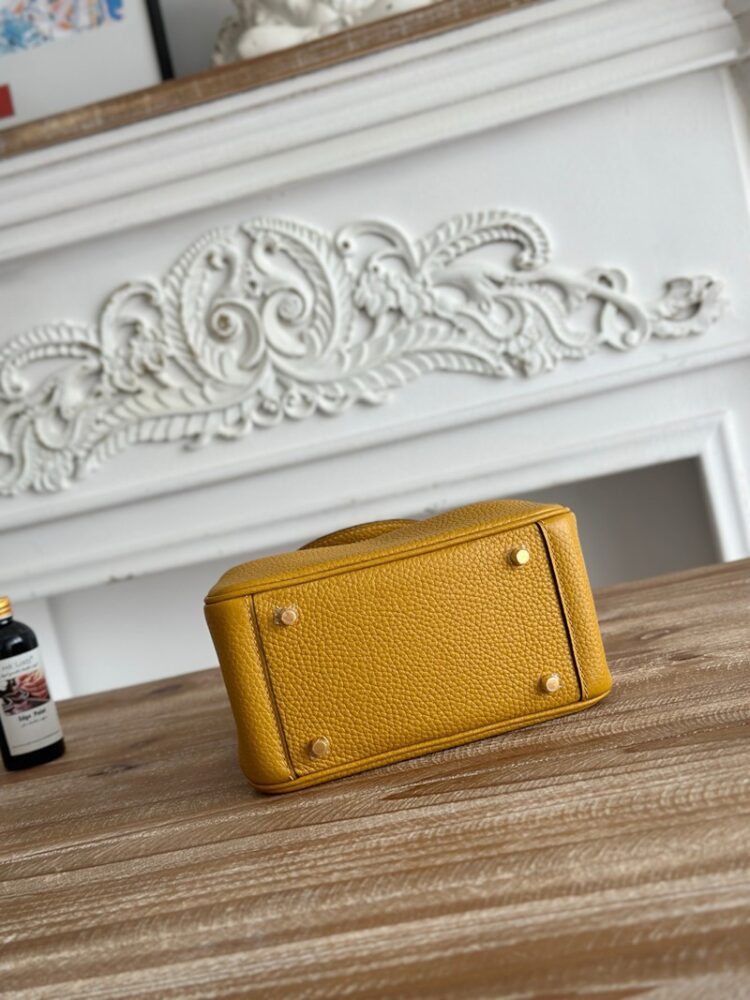 Hermes Lindy Mini 19cm Bag Taurillon Clemence Leather