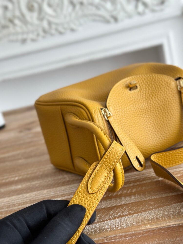 Hermes Lindy Mini 19cm Bag Taurillon Clemence Leather
