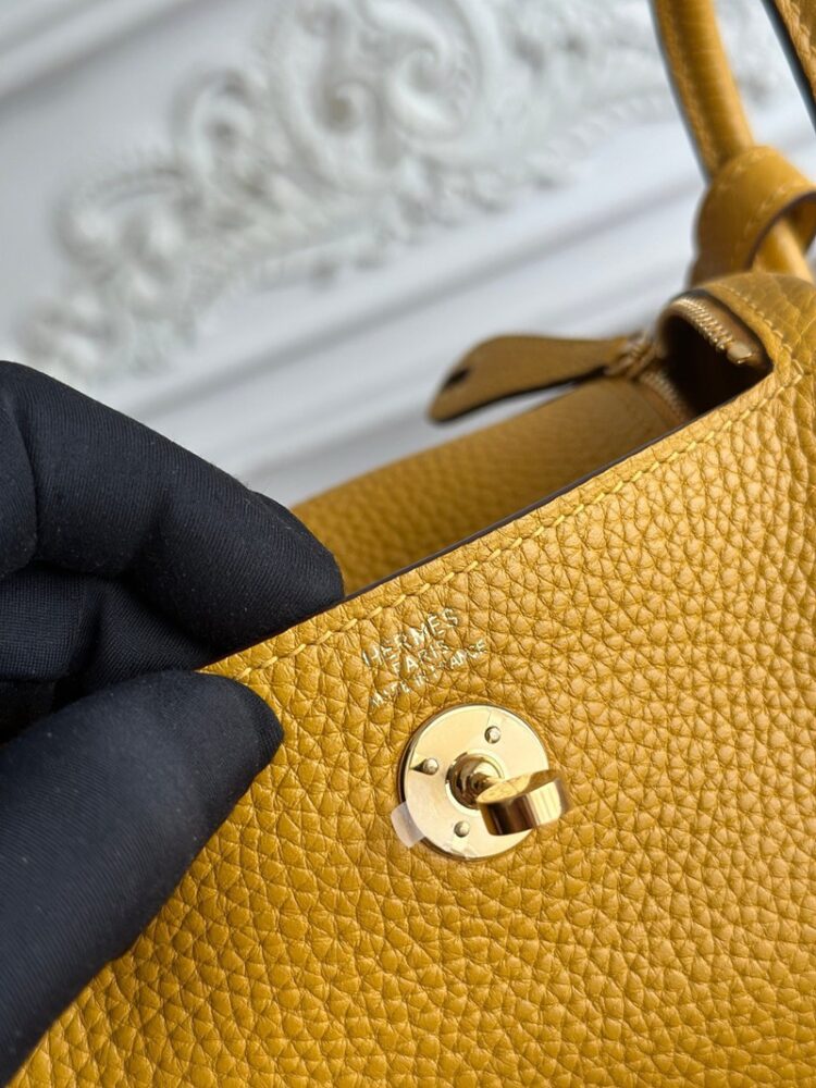 Hermes Lindy Mini 19cm Bag Taurillon Clemence Leather