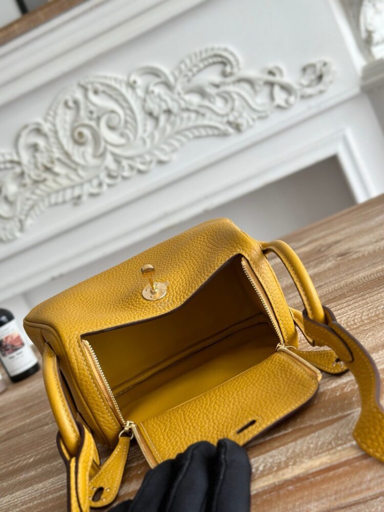 Hermes Lindy Mini 19cm Bag Taurillon Clemence Leather