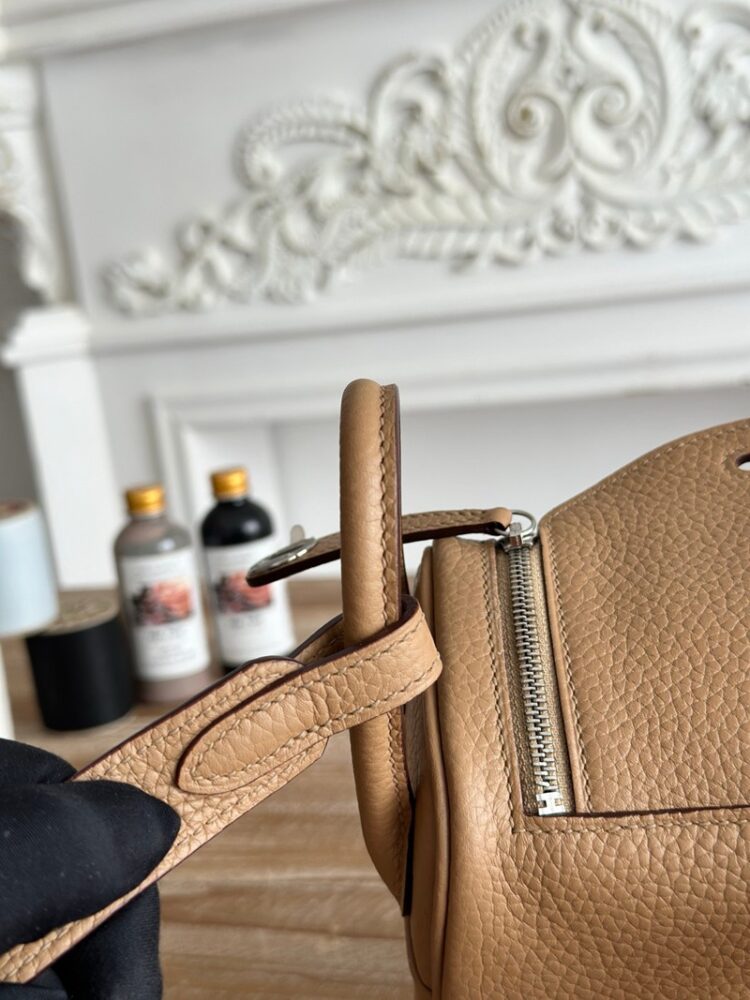 Hermes Lindy Mini 19cm Bag Taurillon Clemence Leather