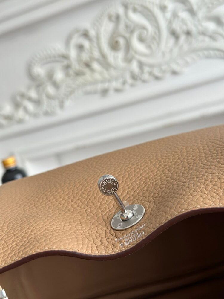 Hermes Lindy Mini 19cm Bag Taurillon Clemence Leather
